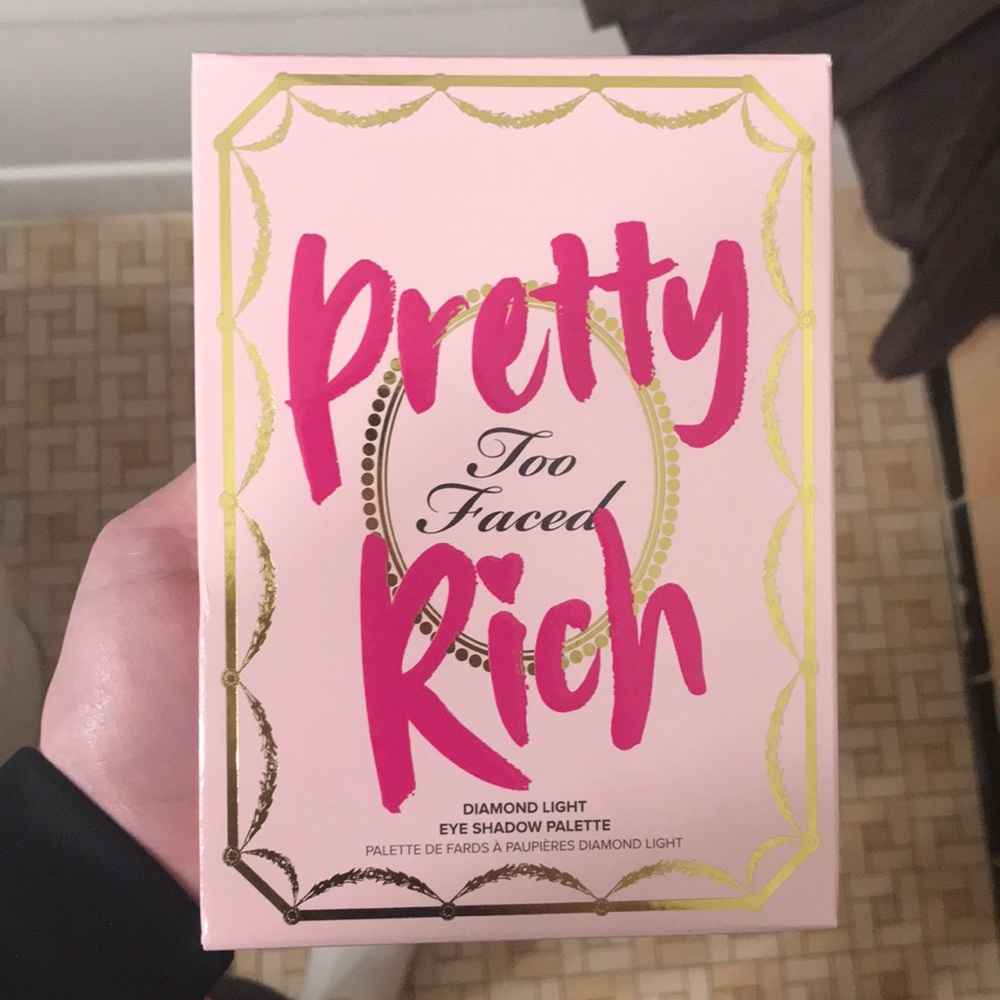 Pretty Rich Too Faced eye shadow pallete
